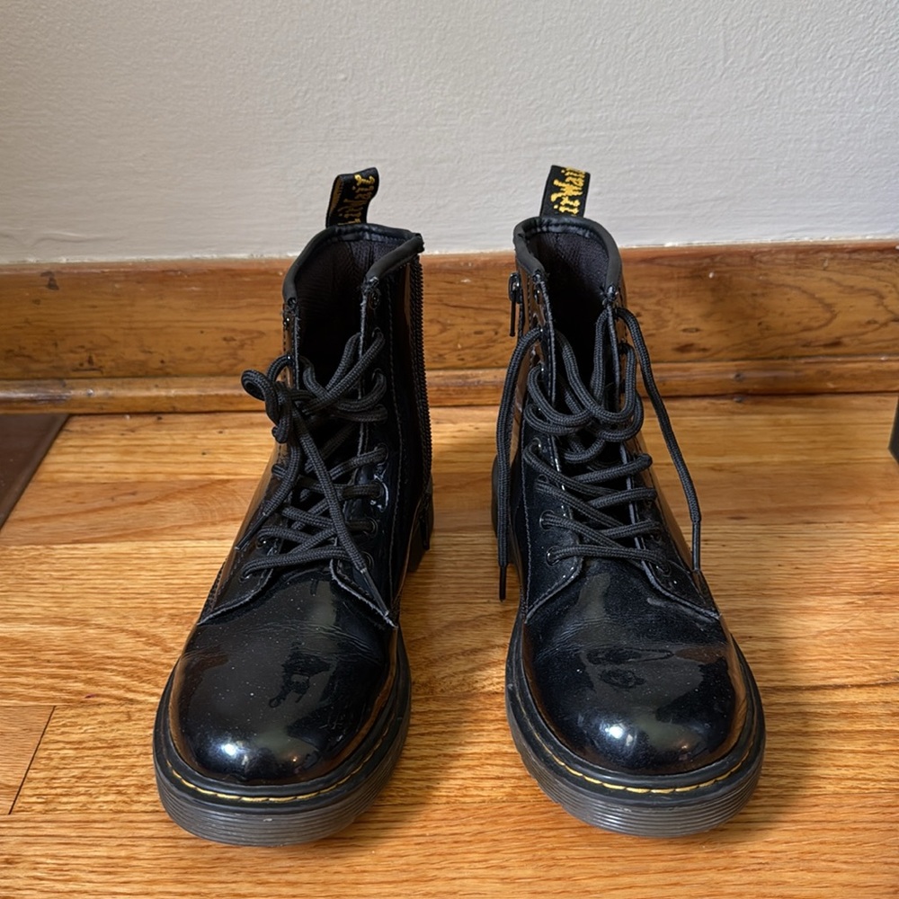 DR MARTENS - Junior Patent leather Combat Boots - Size 4 M - Picture 2 of 5